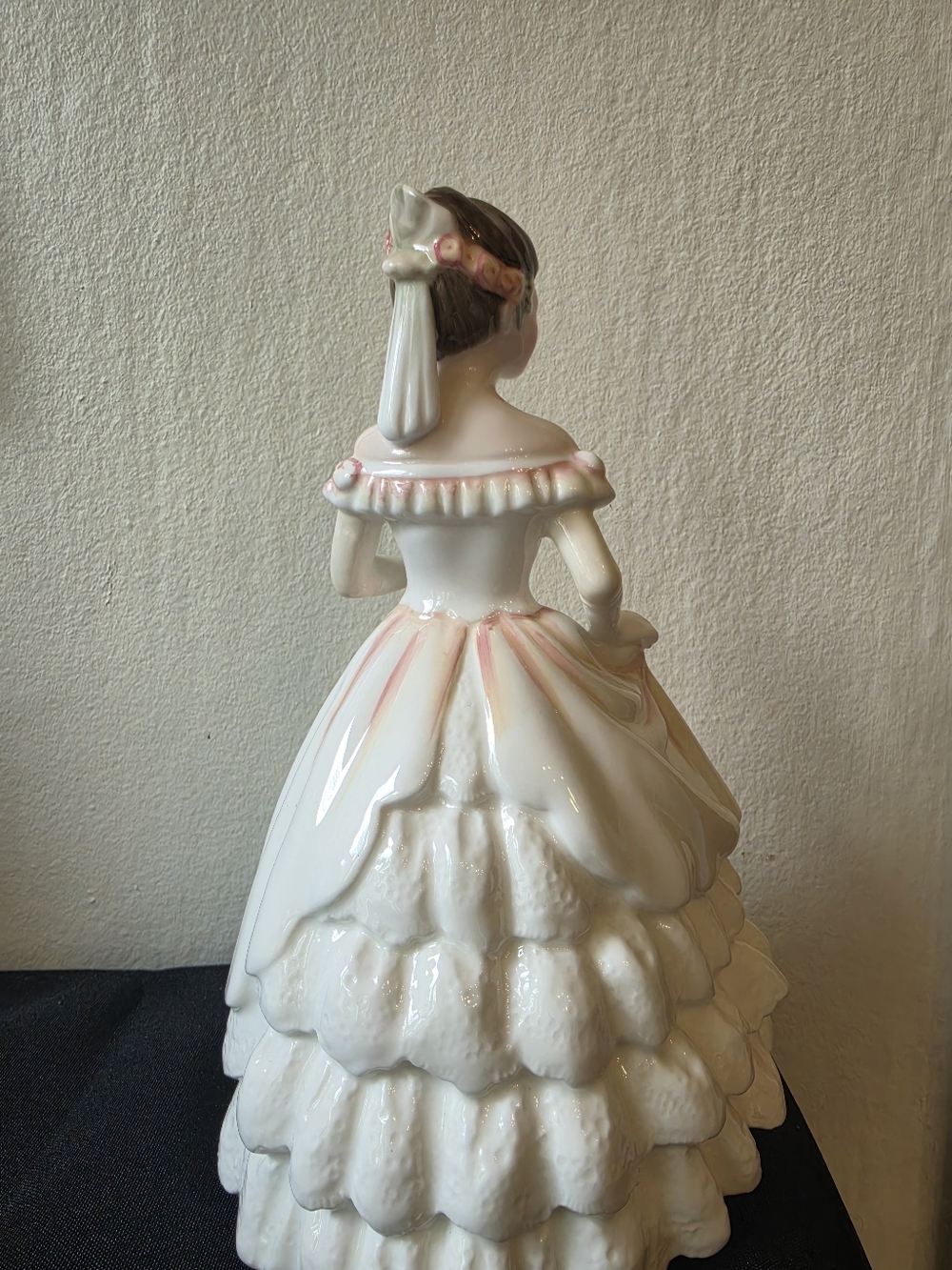 Royal Doulton Kaitlyn HN 4128 - Picture 2 of 3